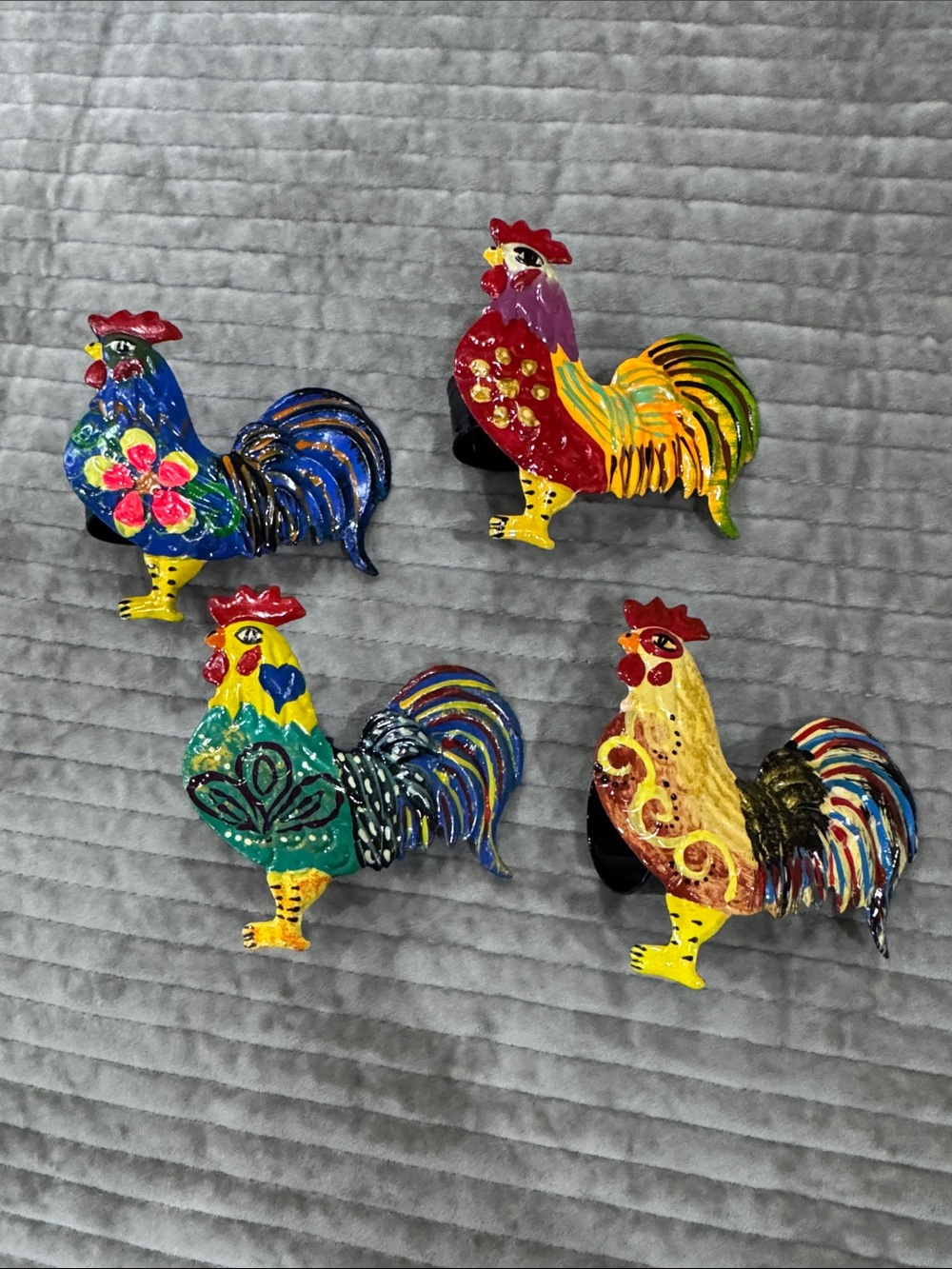 Colorful metal Rooster Wall Napkin Rings - Set of 4 *